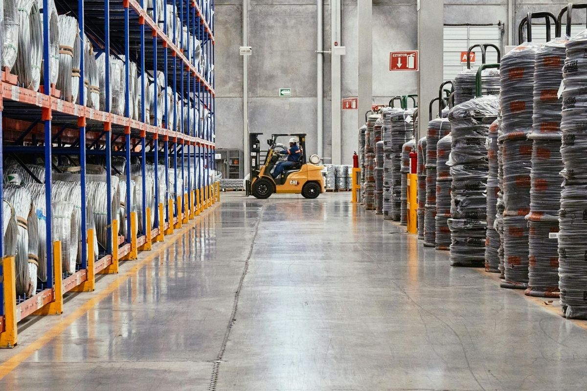 Antrepo Nedir? Gümrüklü Depolama Rehberi